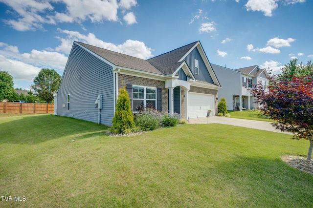 6854 Wildlife Circle, Piney Flats, TN 37686