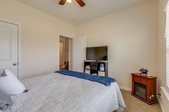 6854 Wildlife Circle, Piney Flats, TN 37686