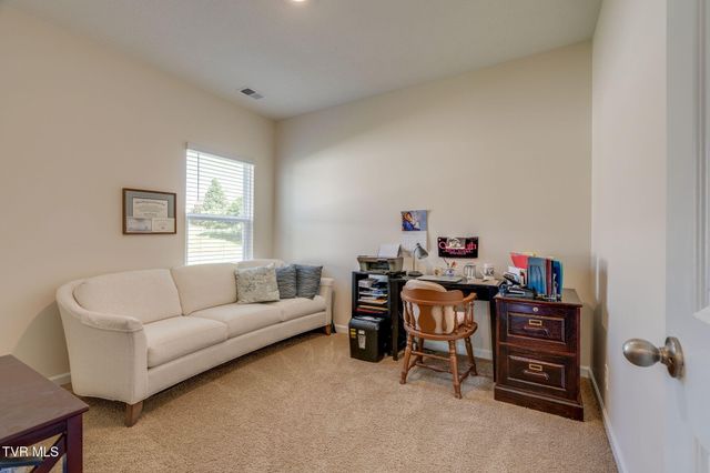6854 Wildlife Circle, Piney Flats, TN 37686