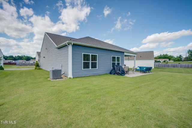6854 Wildlife Circle, Piney Flats, TN 37686