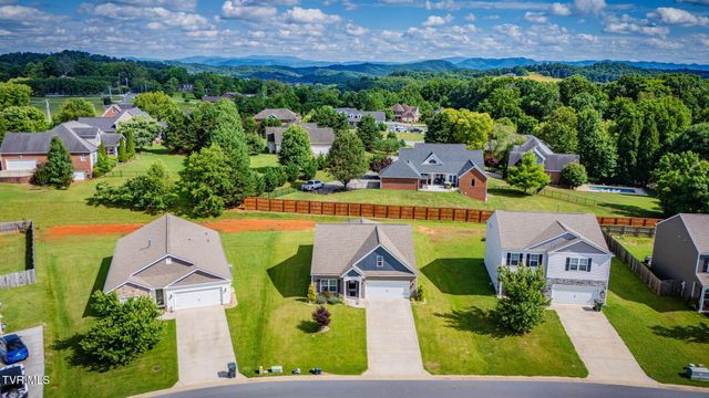 6854 Wildlife Circle, Piney Flats, TN 37686