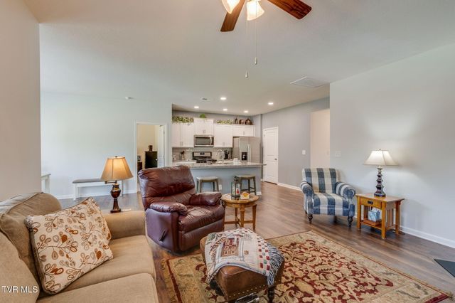 6854 Wildlife Circle, Piney Flats, TN 37686