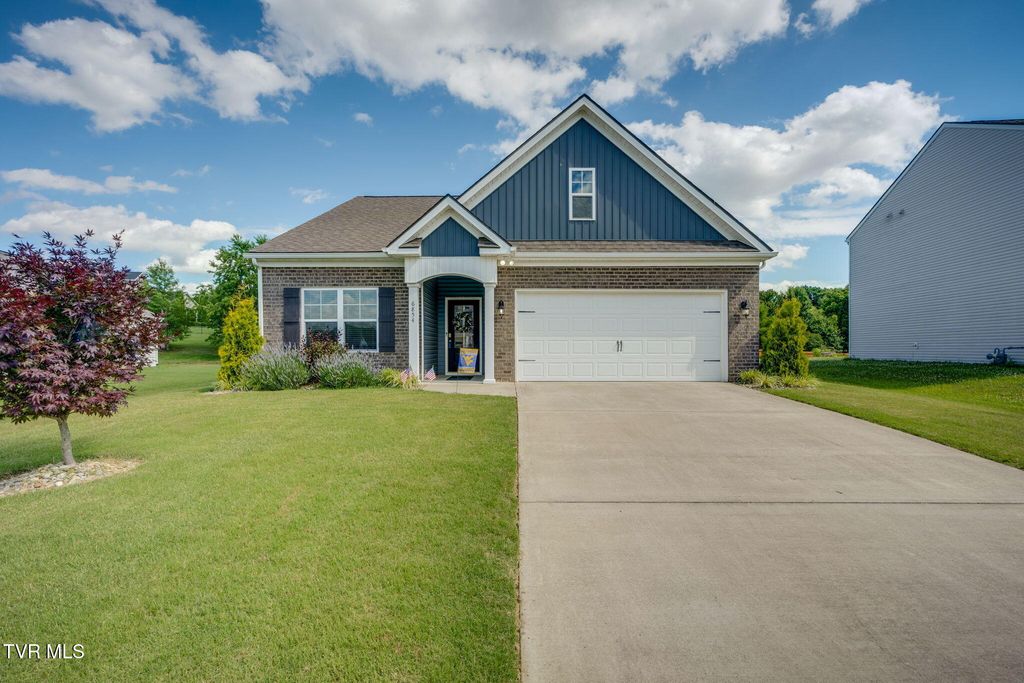 6854 Wildlife Circle, Piney Flats, TN 37686