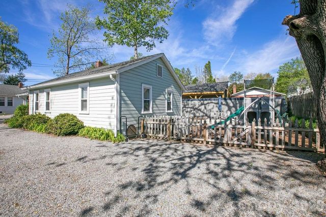 46 S Oaklawn Avenue, Brevard, NC 28712