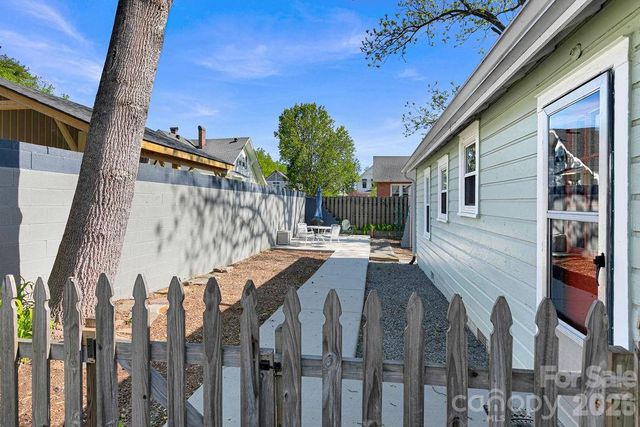 46 S Oaklawn Avenue, Brevard, NC 28712