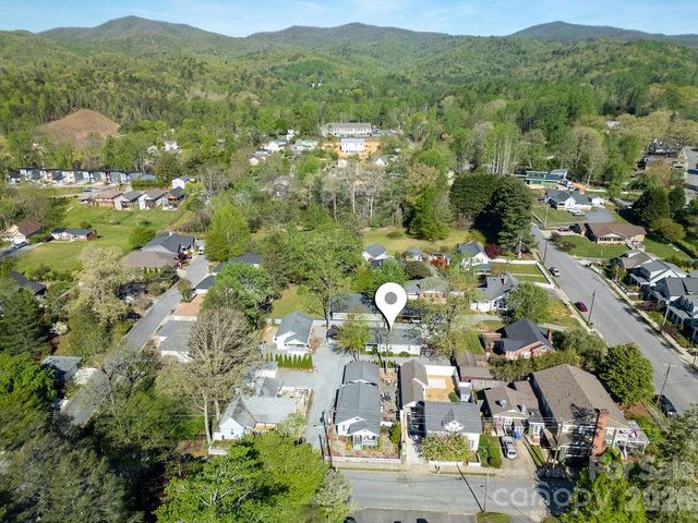 46 S Oaklawn Avenue, Brevard, NC 28712