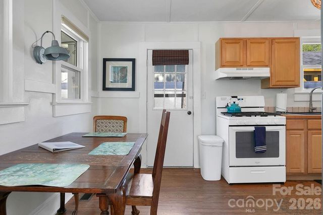 46 S Oaklawn Avenue, Brevard, NC 28712