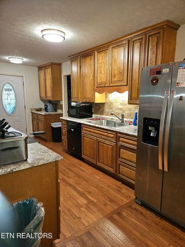 200 Sweet Lane, Clinton, TN 37716