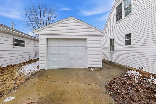 242 Wisconsin STREET, Mayville, WI 53050