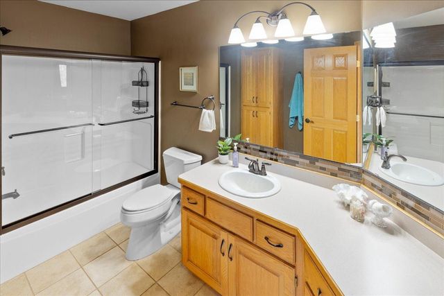 25647 Gustavus Court, Wyoming, MN 55092