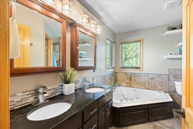 25647 Gustavus Court, Wyoming, MN 55092