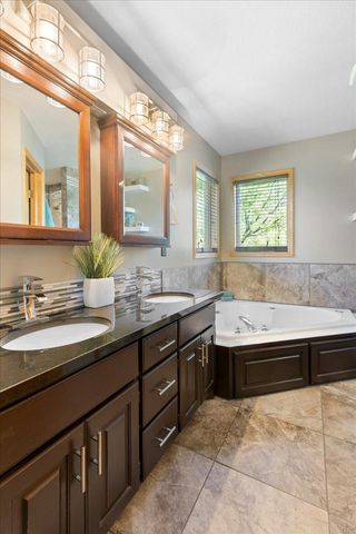 25647 Gustavus Court, Wyoming, MN 55092