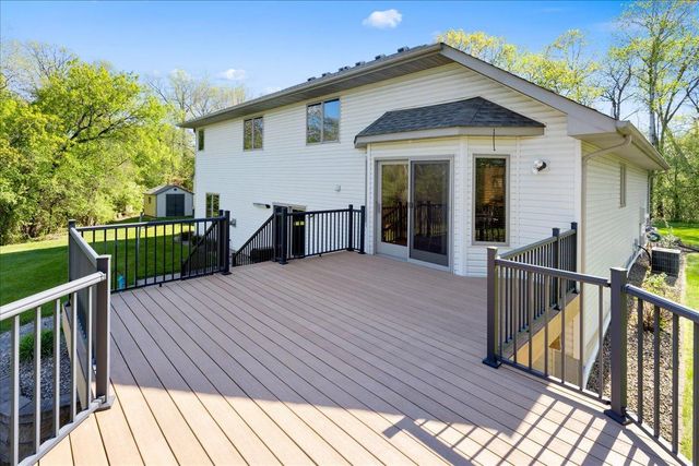 25647 Gustavus Court, Wyoming, MN 55092