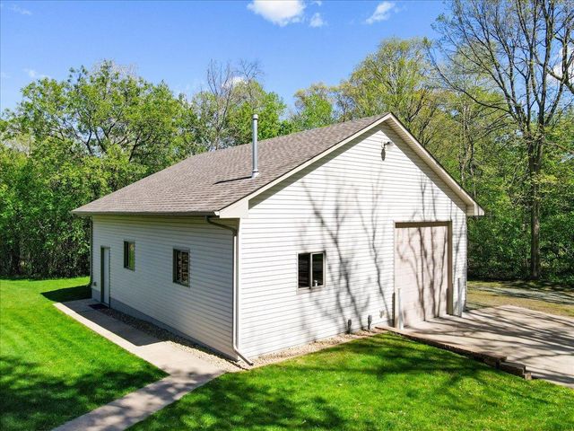 25647 Gustavus Court, Wyoming, MN 55092