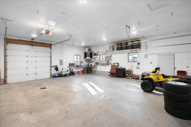 25647 Gustavus Court, Wyoming, MN 55092
