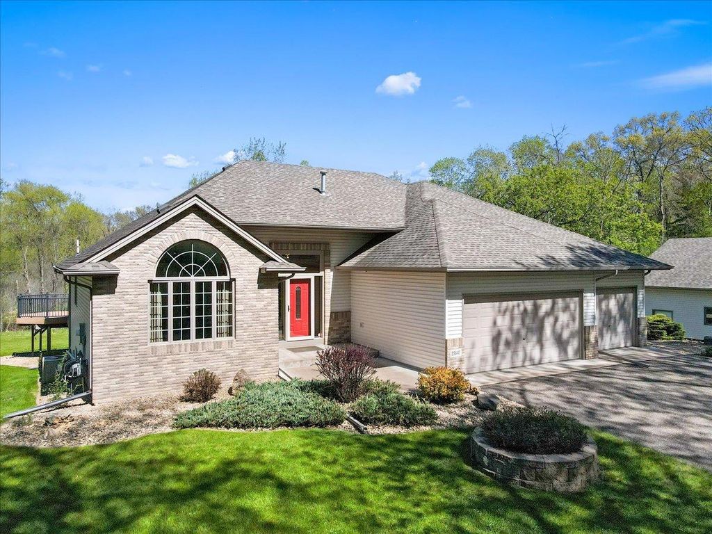25647 Gustavus Court, Wyoming, MN 55092