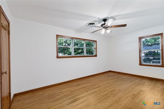 1401 N East Street, Belton, TX 76513