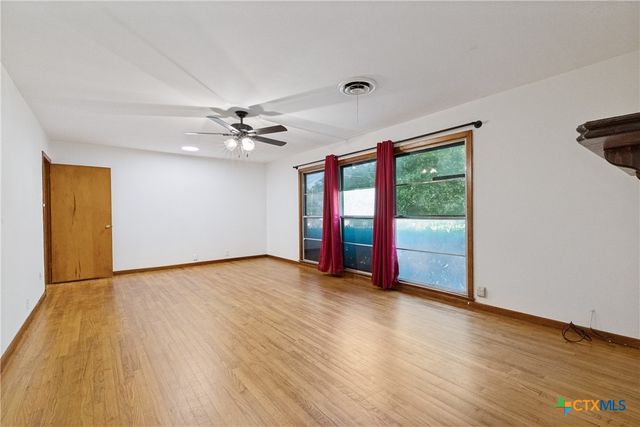 1401 N East Street, Belton, TX 76513