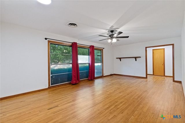 1401 N East Street, Belton, TX 76513