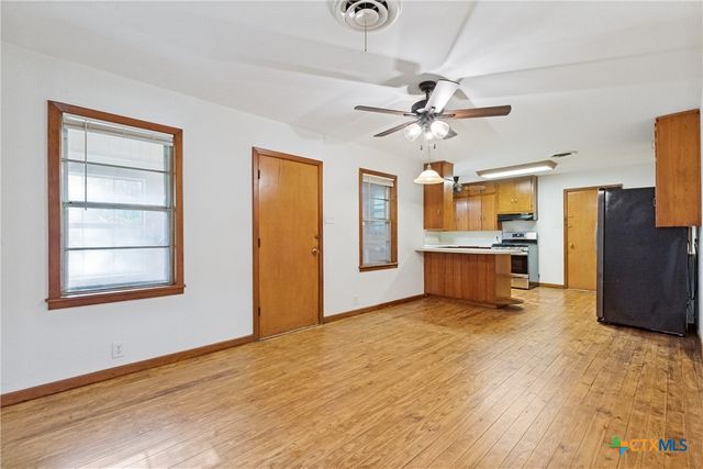 1401 N East Street, Belton, TX 76513