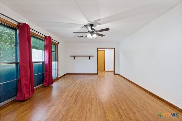 1401 N East Street, Belton, TX 76513