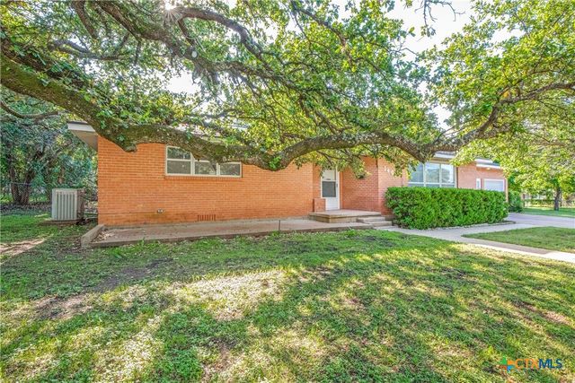 1401 N East Street, Belton, TX 76513