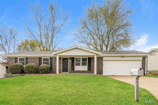 623 Riverside Drive, St Charles, MO 63304