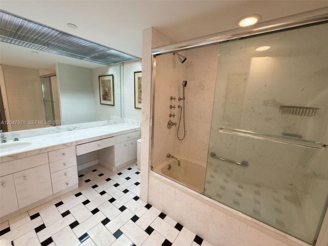 19707 Turnberry Way 16G, Aventura, FL 33180