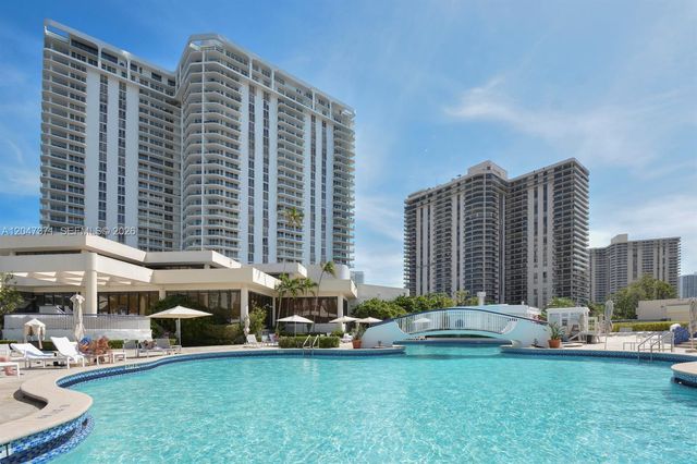 19707 Turnberry Way 16G, Aventura, FL 33180