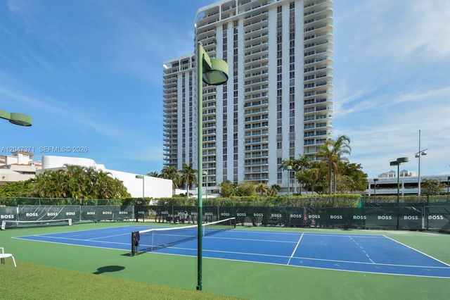19707 Turnberry Way 16G, Aventura, FL 33180