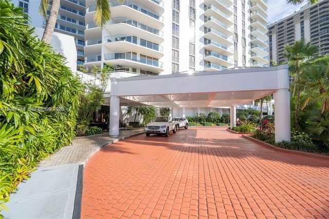 19707 Turnberry Way 16G, Aventura, FL 33180