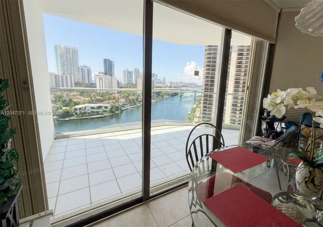 19707 Turnberry Way 16G, Aventura, FL 33180