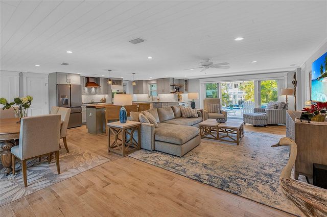 504 68TH STREET, Holmes Beach, FL 34217