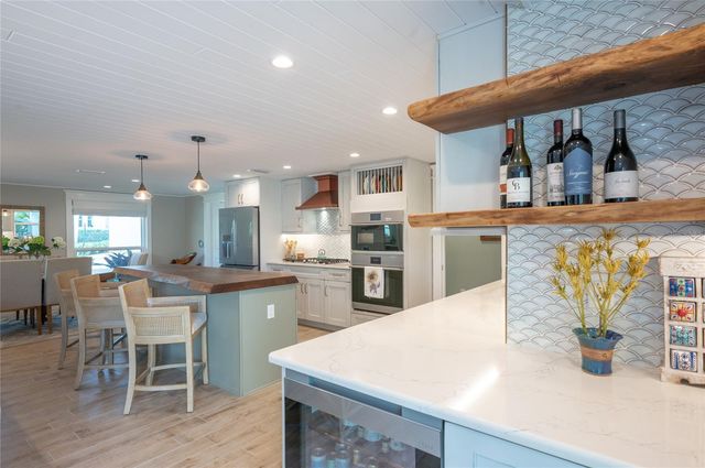 504 68TH STREET, Holmes Beach, FL 34217