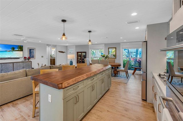 504 68TH STREET, Holmes Beach, FL 34217