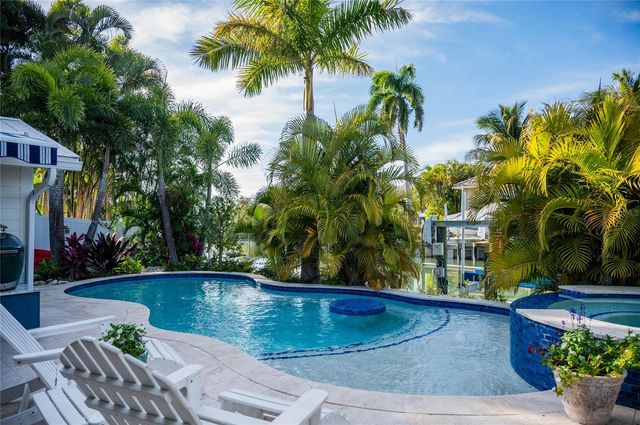 504 68TH STREET, Holmes Beach, FL 34217