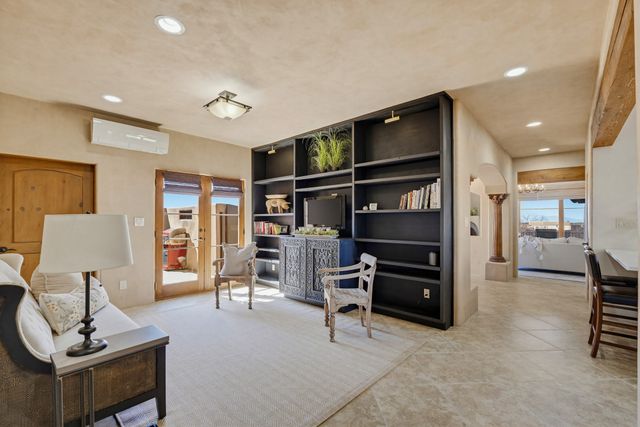 62 Avenida Frijoles, Santa Fe, NM 87507