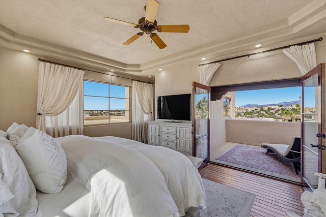 62 Avenida Frijoles, Santa Fe, NM 87507