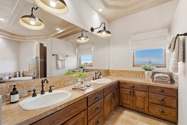 62 Avenida Frijoles, Santa Fe, NM 87507