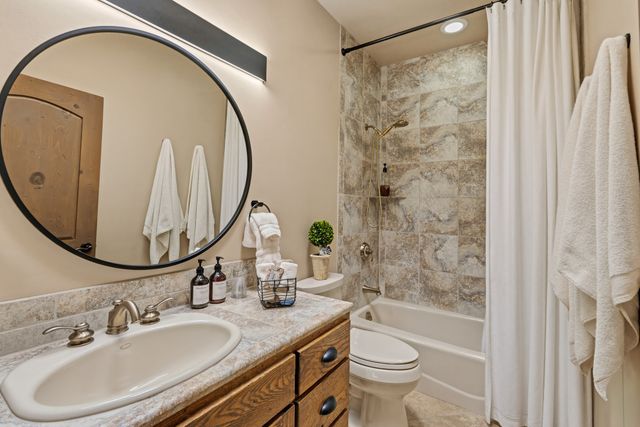 62 Avenida Frijoles, Santa Fe, NM 87507