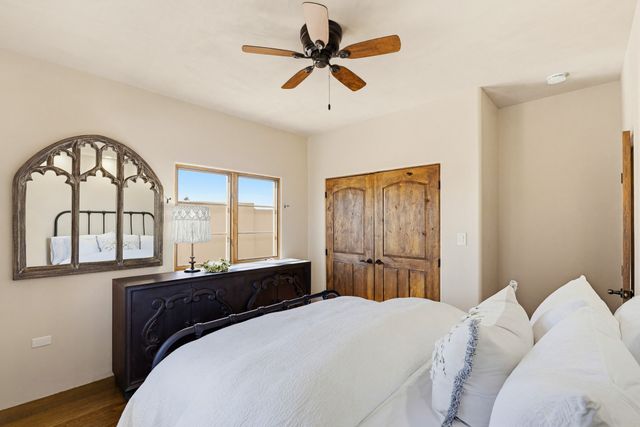 62 Avenida Frijoles, Santa Fe, NM 87507