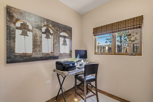 62 Avenida Frijoles, Santa Fe, NM 87507