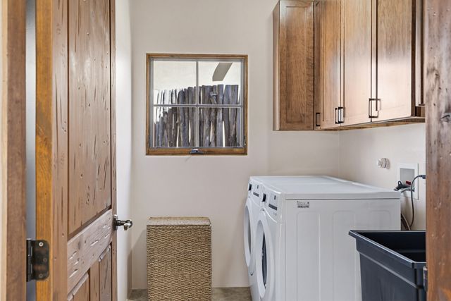 62 Avenida Frijoles, Santa Fe, NM 87507