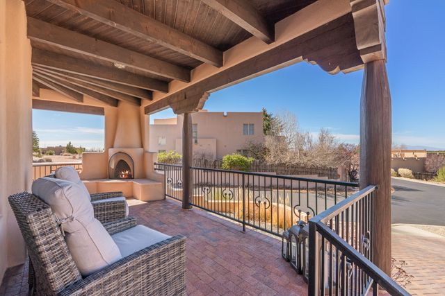 62 Avenida Frijoles, Santa Fe, NM 87507