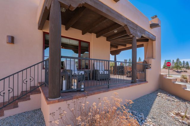 62 Avenida Frijoles, Santa Fe, NM 87507