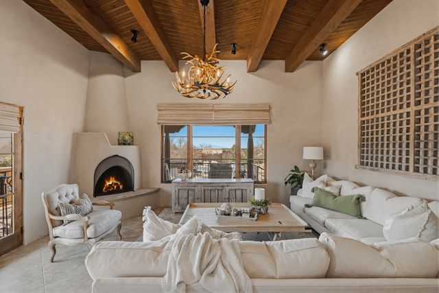 62 Avenida Frijoles, Santa Fe, NM 87507