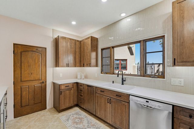 62 Avenida Frijoles, Santa Fe, NM 87507