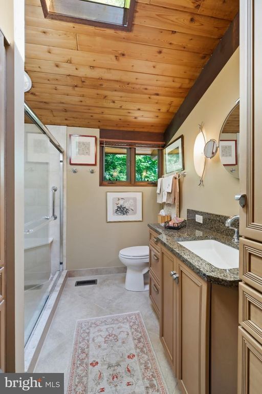 Image 20 of property listing at 7908 FENWAY RD, Bethesda, MD 20817
