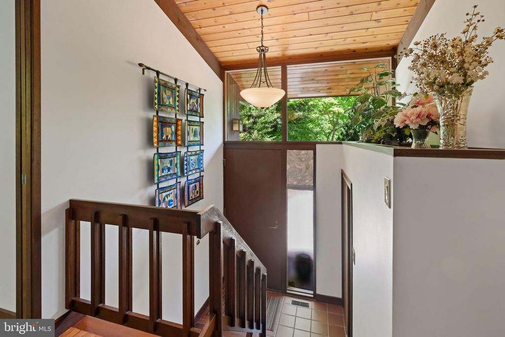 Image 22 of property listing at 7908 FENWAY RD, Bethesda, MD 20817