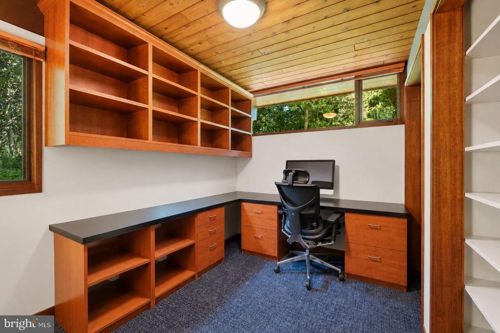 Image 28 of property listing at 7908 FENWAY RD, Bethesda, MD 20817